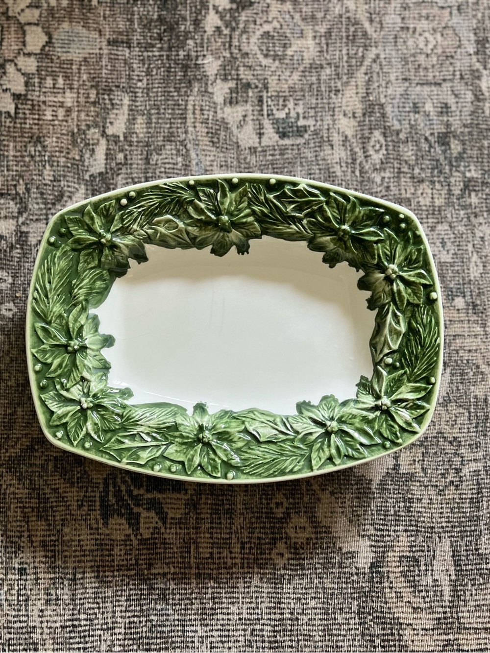 I Patrizi Ceramiche da Tavola Green Poinsettia Embossed Serving Dish Italy 12x9”